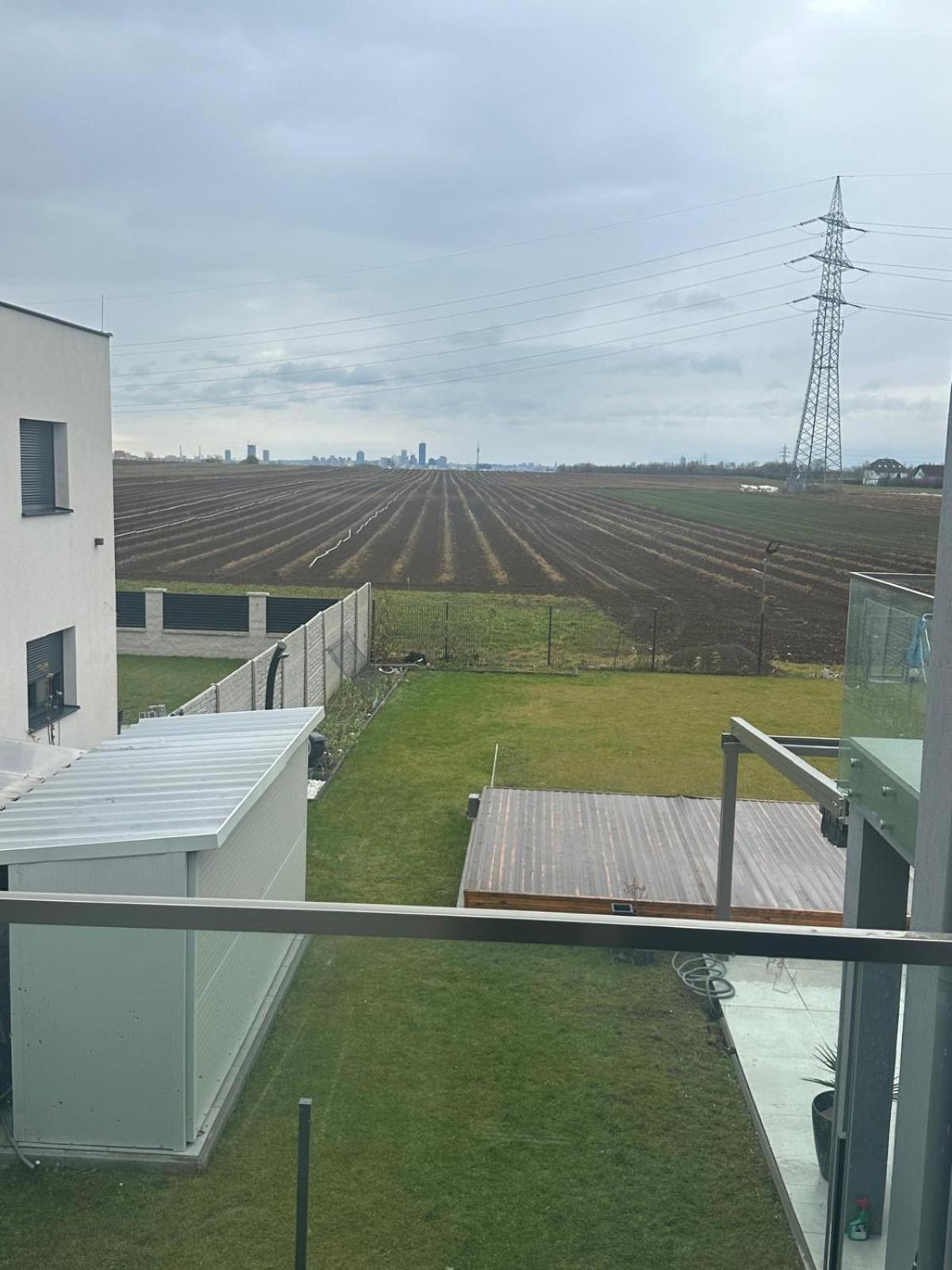 Skyline-View Villa Gerasdorf bei Wien Eksteriør billede
